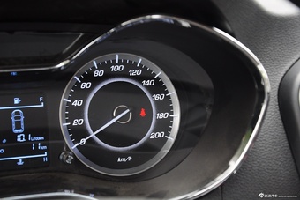 2015款 宝骏560 1.8L手动舒适型