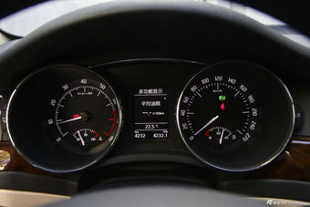 2013款斯柯达速派1.8T手自一体名仕版