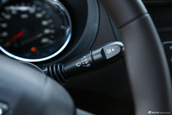 2015款五菱宏光S1 1.5L手动标准型