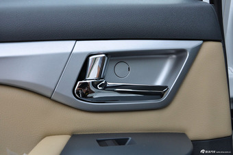 2014款风骏6 2.0T四驱领航型4D20B