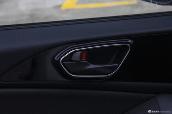 2015款V5菱致plus 1.5L手动智趣型