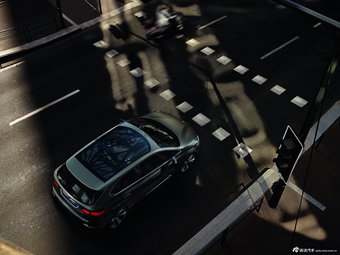 宝马Active Tourer官方图