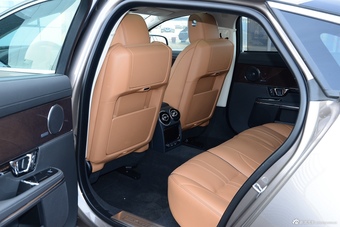 2016款捷豹XJL 3.0L自动SC四驱全景商务版