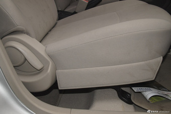2014款启辰R30 1.2L手动优享版