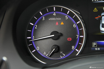 2015款英菲尼迪Q50L 2.0T自动运动版