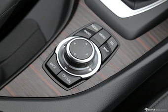 2014款宝马X1 xDrive20i X设计套装