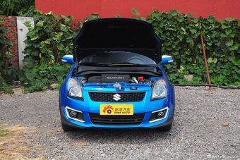 2015款雨燕1.5L手动限定版