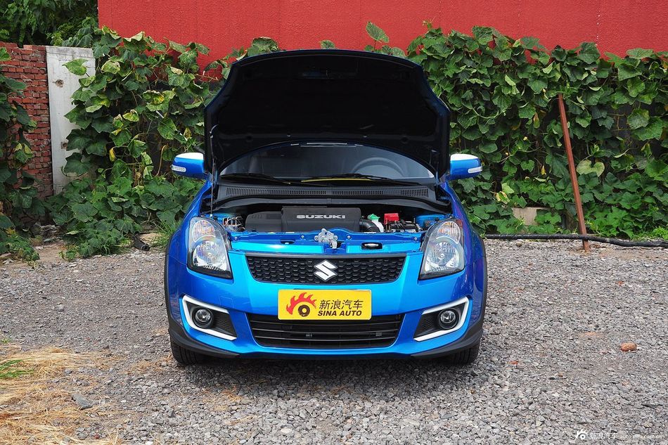 2015款雨燕1.5L手动限定版