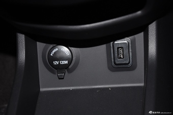 2014款奔奔1.4L手动天窗版