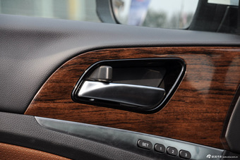 2015款比亚迪唐2.0T自动四驱尊贵型