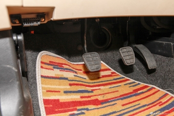 2013款风云2 1.5L手动掀背锐意版