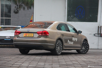 2014款帕萨特2.0T DSG御尊导航版