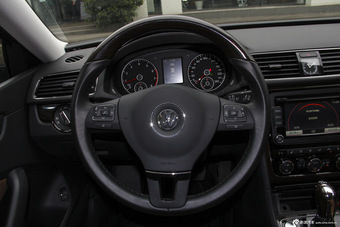 2015款帕萨特2.0T自动DSG至尊版