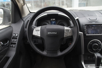 2015款五十铃mu-X 3.0T自动尊享型7座