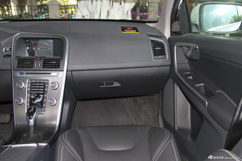 2015款沃尔沃XC60 2.0T T5 AWD智驭版