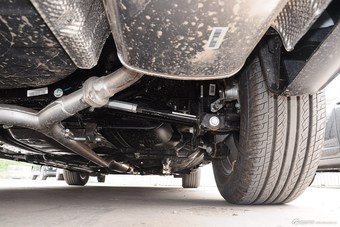 2015款吉利EC8 2.0L手动精英型