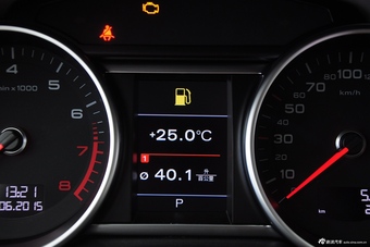 2015款奥迪Q7 35TFSI进取型