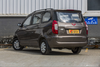 2014款五菱宏光S 1.2L 手动标准型