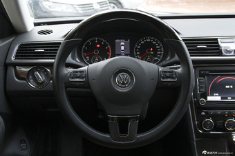 2014款帕萨特2.0T DSG御尊导航版