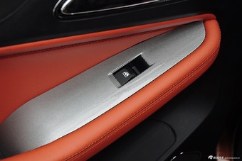 2015款宝骏560 1.8L手动精英型