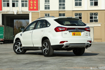 2015款比亚迪S7升级版2.0T自动旗舰型