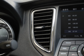 2016款奔腾B90 1.8T自动尊贵型十周年纪念版