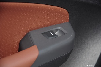 2015款比亚迪S7 1.5T手动尊贵版