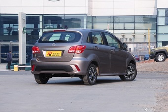 2015款绅宝D20两厢1.5L手动乐天版