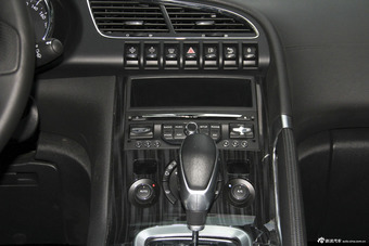 2015款标致3008 1.6自动THP罗兰·加洛斯版