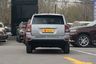 2015款指南者2.4L自动四驱舒适版