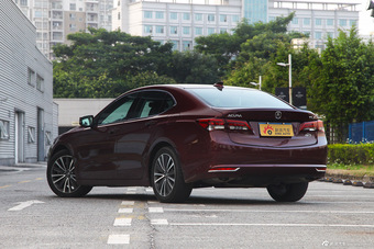 2015款讴歌TLX 2.4L自动豪华版