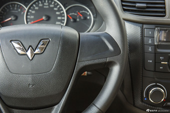 2014款五菱宏光S 1.2L 手动标准型