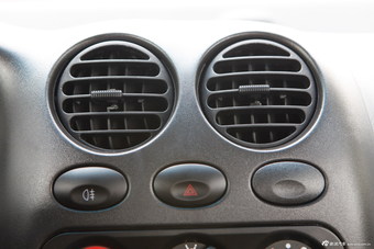 2012款乐驰1.0P-TEC手动活力型