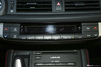 2014款雷克萨斯CT 1.8L自动200h F-Sport单色