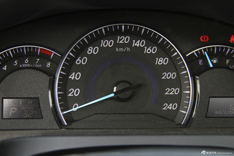 2015款凯美瑞2.0G豪华版