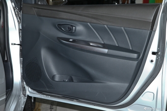 2014款威驰1.5L手动智尚版