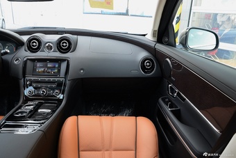 2016款捷豹XJL 3.0L自动SC四驱全景商务版