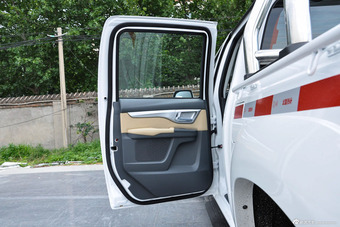 2014款风骏6 2.0T四驱领航型4D20B