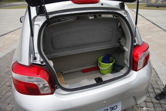 2014款启辰R30 1.2L手动尊享版
