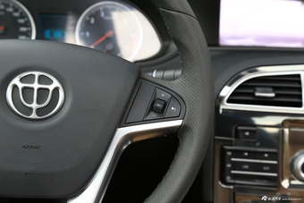 2014款中华H530 1.6L手动豪华型