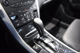 2015上海车展：奔腾B90