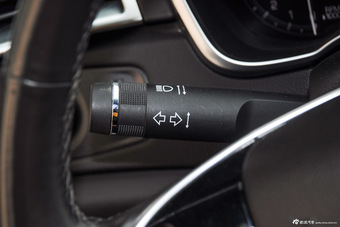 2015款凯迪拉克SRX 3.0L自动领先型