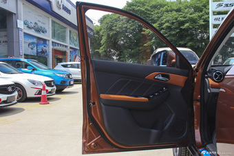 2016款北汽绅宝X55 1.5L手动精英版