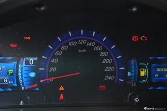 2015款比亚迪M6 2.4L自动豪华型