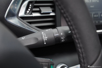 2015款东风标致308S 1.6T自动劲驰版