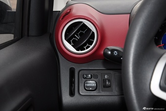 2014款奔奔1.4L手动天窗版