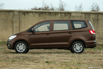 2015款五菱宏光S1 1.5L手动标准型