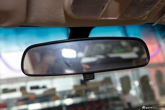 2013款风云2 1.5L手动掀背锐意版