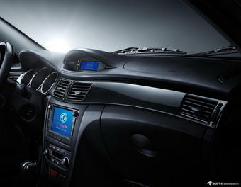 2013款东风风神S30官方图