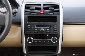 2015款绅宝D20两厢1.3L手动乐活版